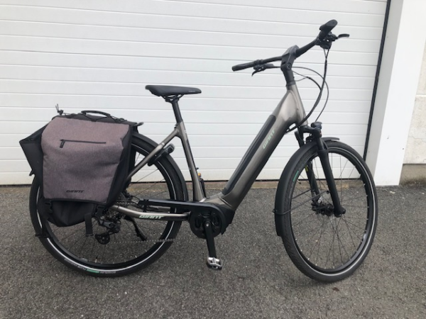 2de Hands Elektrische fiets Giant  Dailytour E+2D – M Space Grey